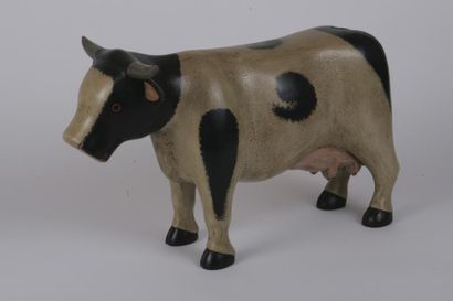 null Vache en bois polychrome. Long.: 35 cm