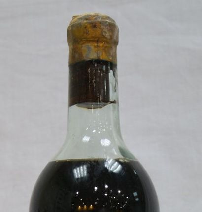 null 1 bouteille de Château de YQUEM, 1948. (LB, ela, capsule abîmée)