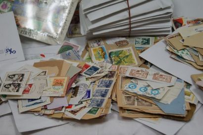 null MONDE Lot de timbres en vrac dont Pologne, Afrique du Sud, Allemagne, Angleterre,...