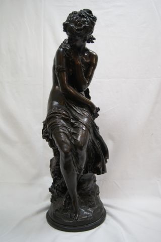 null Mathurin MOREAU (1822 - 1912) "Baigneuse" Bronze à patine brune. Signé sur la...
