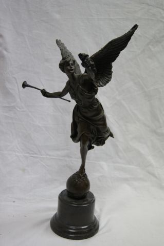 null D'après Louis-Ernest Barrias "Renomée" Bronze. 33 cm Socle en marbre. Hauteur...