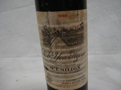 null 3 bouteilles de Château Yon Figeac, Grand Cru classé Saint Emilion, 1966. (...