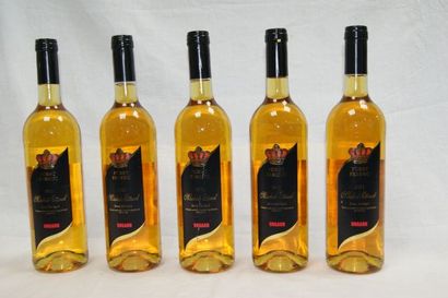 null 5 bouteilles de Muskat Ottonel (Vin Moelleux de Hongrie), 	2011