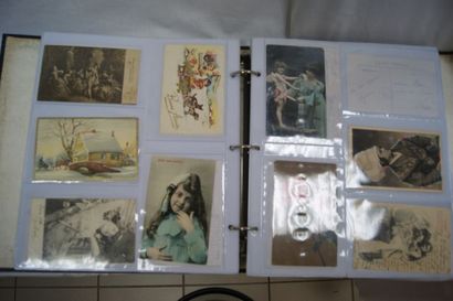 null 2 albums contenant 564 cartes postales anciennes et semi-modernes. Thèmes :...