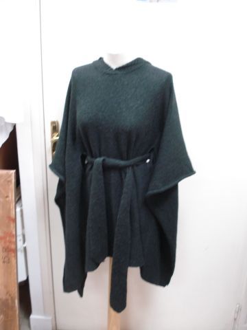 null LES PETITES Poncho à capuche en laine anthracite, avec sa ceinture. Taille ...