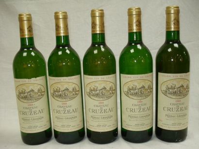 null 5 bouteilles de Château de Cruzeau (Graves Blanc), 1988