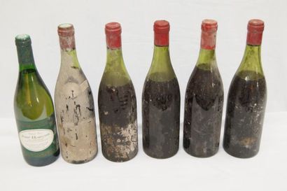 null Lot de 6 bouteilles de Bourgogne : 5 sans étiquettes, 1 de Saint Pourçain b...