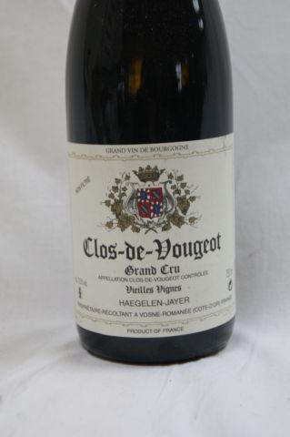 null 1 bouteille de Clos Vougeot Domaine Haegelen Jayer , 2004.