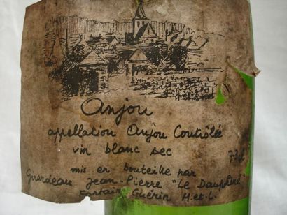 null Lot de 3 bouteilles de vin : Château Gréteau 1975 (ets, LB) / 1 de vin de Tourraine,...