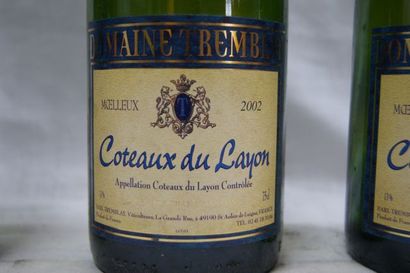 null 5 bouteilles de Côteaux du Layon, domaine Tremblay, 2002.