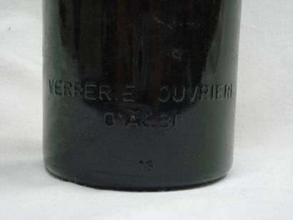 null 1 bouteille de Chiroubles, Bernard Pichet, 1988. Bouteille estampée CGT. (étiquette...