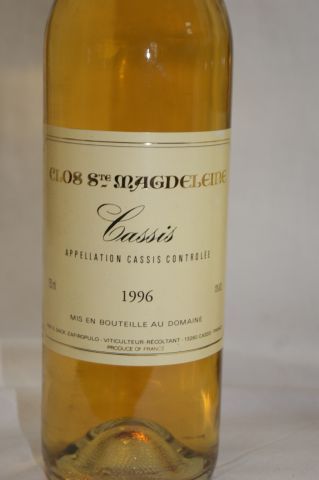 null 5 Bouteilles de Cassis blanc , Clos Saint Magdeleine , 1996.