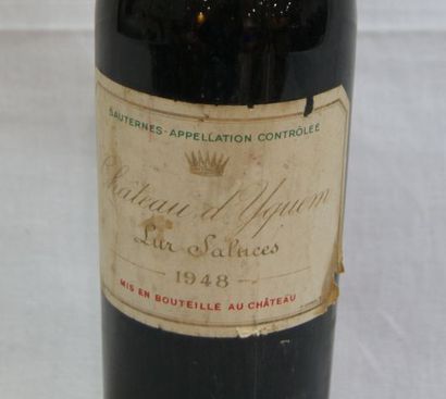 null 1 bouteille de Château de YQUEM, 1948. (LB, ela, capsule abîmée)