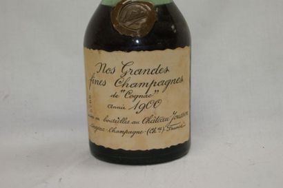 null 1 bouteille de Cognac Fine Champagne , Chateau de Jousson , 1900. Hauteur de...