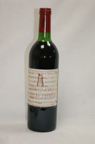 null 1 bouteille de Pauillac Chateau Latour ,1980. Ea et lb
