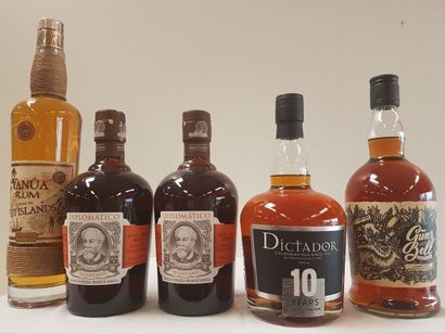 null Lot de 5 bouteilles : 1 bouteille de Rhum Vanua, Iles Fidji, aged rum ; 1 bouteille...