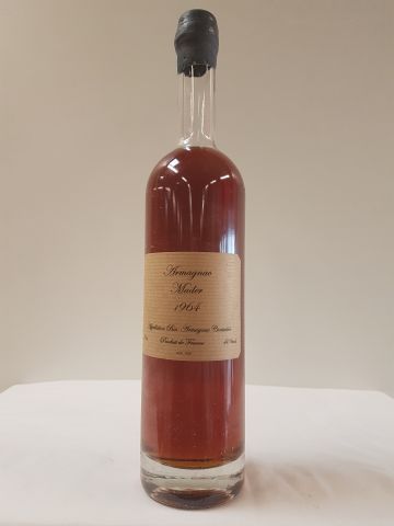 null 1 	bouteille de Bas Armagnac Mader 1964