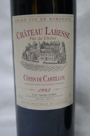 null 3 Bouteilles de Bordeaux Chateau Labesse 1993.