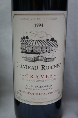 null 3 bouteilles de Bordeaux Chtaeau Robinet , 1994