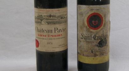 null Lot de 2 bouteilles de Saint Emilion : 1 Château Pavie, 1974 (TLB) et une coopérative,...
