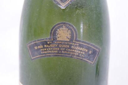 null 1 bouteille de champagne Bollinger Brut, Cuvée Spéciale. (étiquette tachée,...
