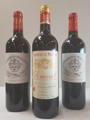 null Lot de 3 bouteilles : 1 bouteille de Pomerol, Château Le Prieuré, Famille Joseph...