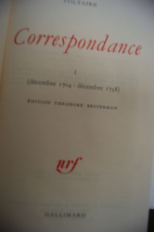 null Bibliothèque de la Pleiade 3 volumes Voltaire comprenant correspondance ed;...