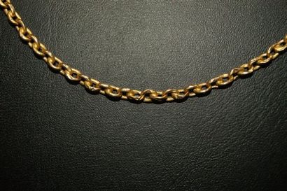 null Lot en or jaune, comprenant une chaîne et un bracelet. 8,80 g