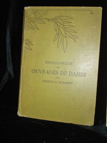 null Lot sur le tissage comprenant "l' Encyclopédie des ouvrages de dames", des fascicules,...