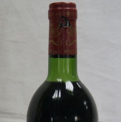 null 1 bouteille de Château Mouton Rothschild, 1980 (B, capsule abîmée).