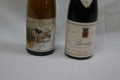 null Lot de 2 demi-bouteilles : 1 de Brouilly domaine Trichard 1967 (LB) et 1 de...