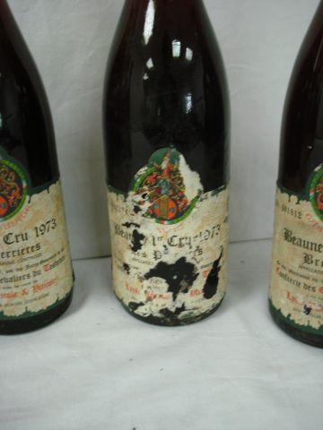 null Lot de 6 bouteilles de vin : Beaune 1er Cru Confrérie des chevalier du taste-vin...