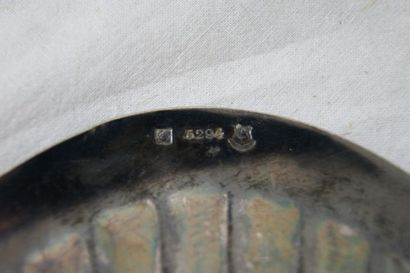 null GALLIA Pele et sa balayette en métal argenté. 21 et 32 cm