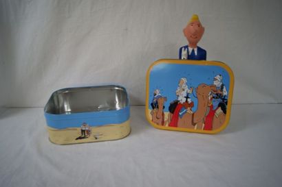 null Lot comprenant une boîte en métal laqué à l'effigie de Tintin (25 x 25 cm) et...