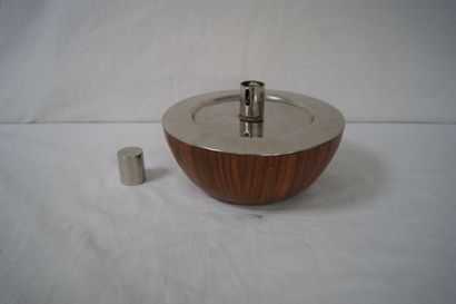 null Lampe Berger en métal laqué et chromé. Style 1970. Diam.: 19 cm