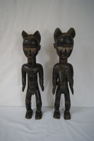 null COTE D'IVOIRE Couple Bete en bois sculpté. 48 cm