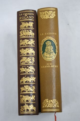 null Lot de 2 volumes, Jean de Bonnot : "La Chanson de Roland" (1975), "La Cuisine...