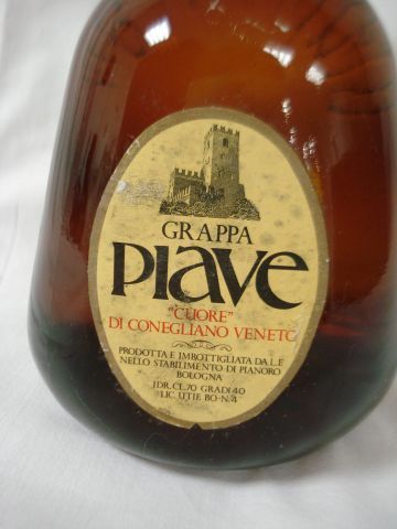 null Une bouteille de Grappa « Piave » .70 cl