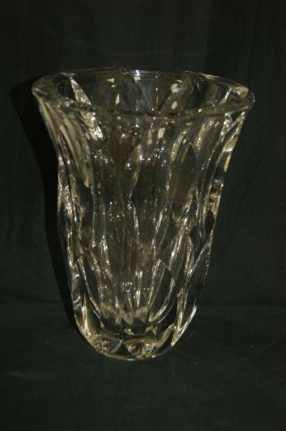 null SAINT LOUIS Vase en cristal taillé. H;