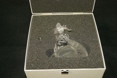 null SVAROWSKI Sculpture en cristal, figurant Cendrillon. Haut.: 10 cm Dans son écrin...