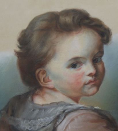 null Ecole française du début du XXe siècle "Portrait d'enfant" Pastel. 43 x 33 cm...