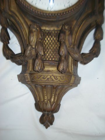 null Cartel en bronze doré. Style Louis XVI. Haut.: 71 cm (Bronze départiné).