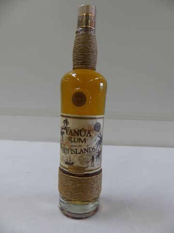 null Bouteille de Rhum Vanuà des Iles Fidji, Aged Rum (70 cl, 40 % vol.)
