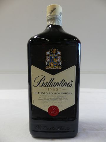 null Flacon 300 cl d'1 Vieux Whisky Ballantines Finest Blended Scotch Whisky 40 %...