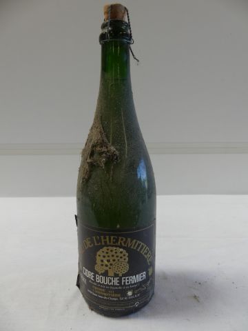 null Très vieille bouteille de Cidre Bouché fermier, le cru de l'Hermitière (bouteilles...