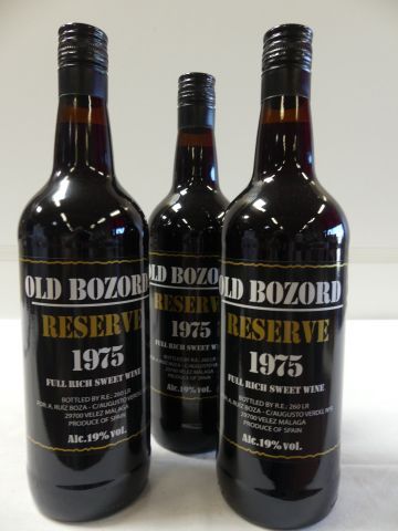 null 3 bouteilles 100 cl Old Bozord 1975 Réserve (19 % vol.)