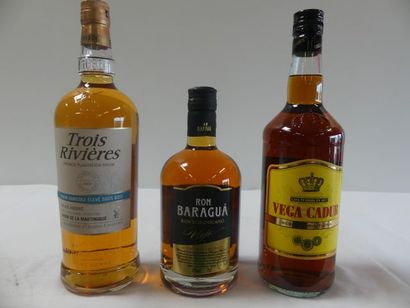 null Lot de 3 bouteilles : 1 Rhum Baraguà Viejo de la République Dominicaine 38 %...