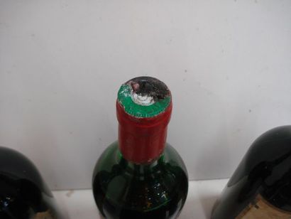 null Lot de 6 bouteilles de vin rouge : 2 Puisseguin Saint Emilion 1994 (ea, LB),...