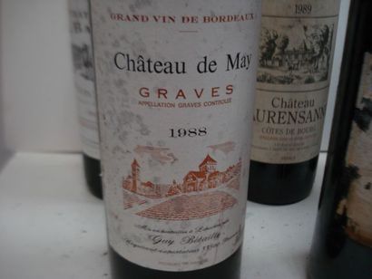 null Lot de 6 bouteilles de vin rouge : Château de May 1988, Château Les Barails...