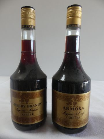 null Lot de 2 vieilles bouteilles des années 70'80's : 1 Cherry Brandy, Liqueur surfine...